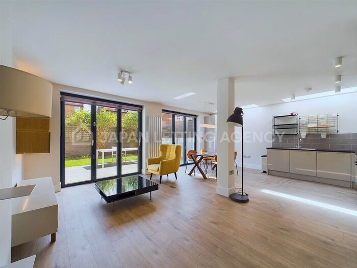 2 Bedroom Property To Rent In Hartington Road, London, W13