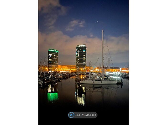 2 Bedroom Flat To Rent In Marina Point West, Chatham, ME4