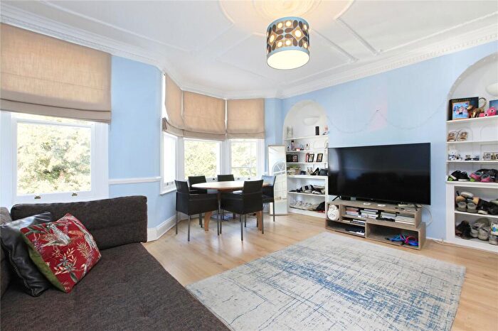 2 Bedroom Flat To Rent In Grandison Road, Battersea, SW11