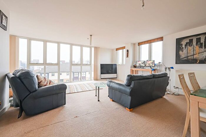 2 Bedroom Flat For Sale In Eastern Quay Apartments, Royal Docks, London, E16