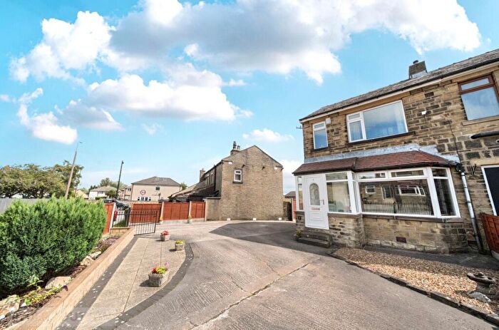 2 Bedroom End Of Terrace House For Sale In Highfield Avenue, Halifax, West Yorkshire, HX3