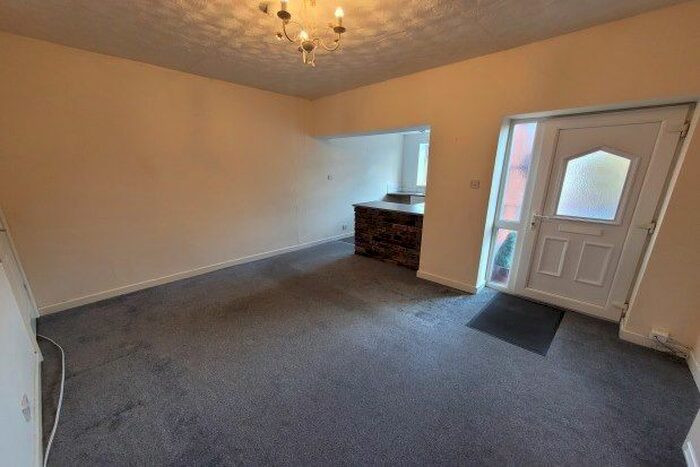 2 Bedroom Flat To Rent In Crostons Road, Bury, BL8