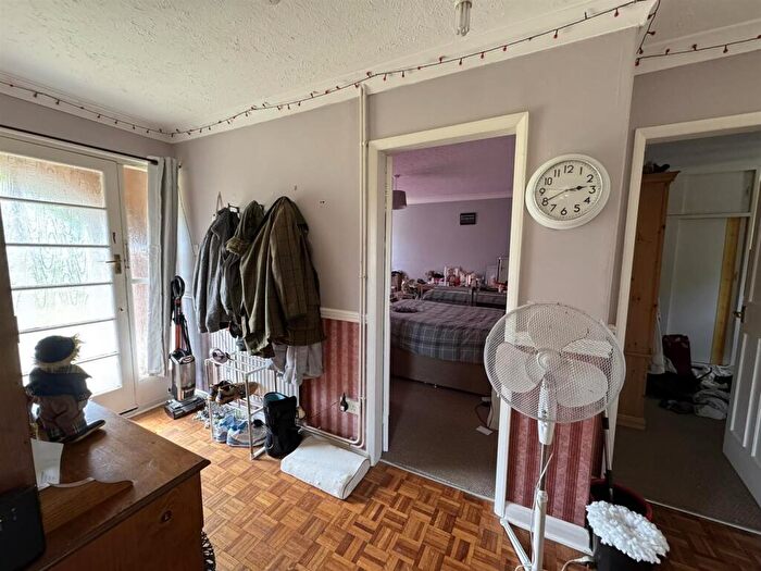 2 Bedroom Detached Bungalow For Sale In Drove Road, Whaplode Drove, Spalding, PE12
