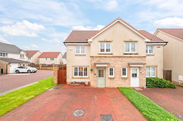3 Bedroom Semi-Detached House For Sale In Mclean Place, Heartlands, Whitburn, EH47