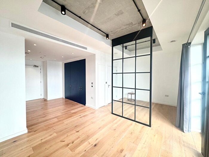 Studio To Rent In Agar House, Docklands, E14