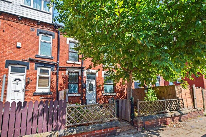 2 Bedroom Terraced House For Sale In Nancroft Mount, Leeds, West Yorkshire, LS12