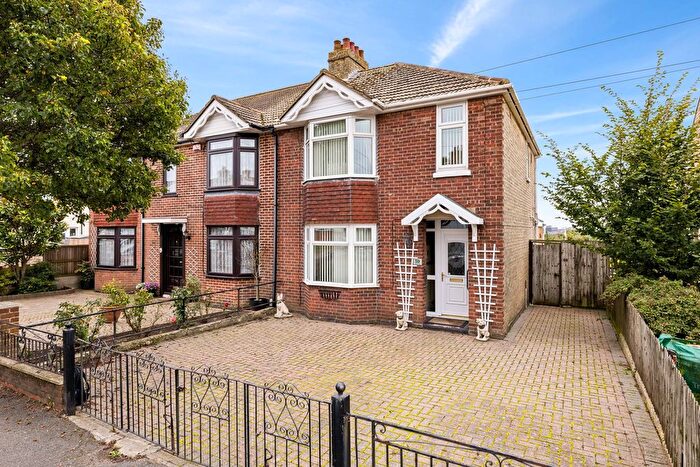 3 Bedroom Semi-detached House For Sale In Joyes Road, Folkestone, CT19