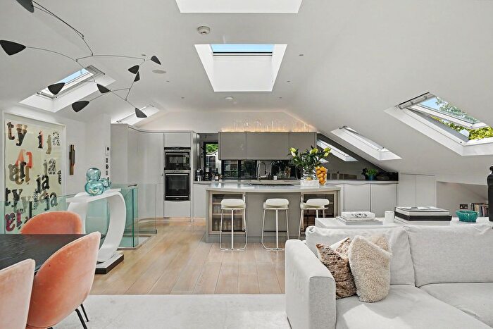 3 Bedroom Flat For Sale In Old Brompton Road, South Kensington, SW5