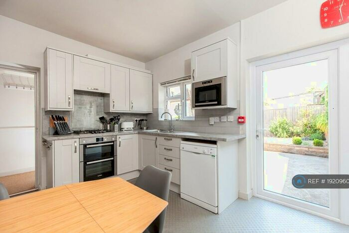 6 Bedroom Terraced House To Rent In Innox Road, Bath, BA2