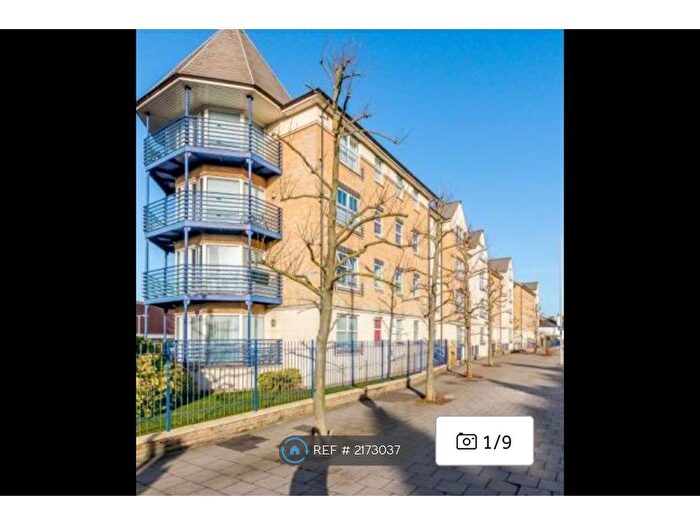 2 Bedroom Flat To Rent In Richmond Road, Kingston Upon Thames, KT2