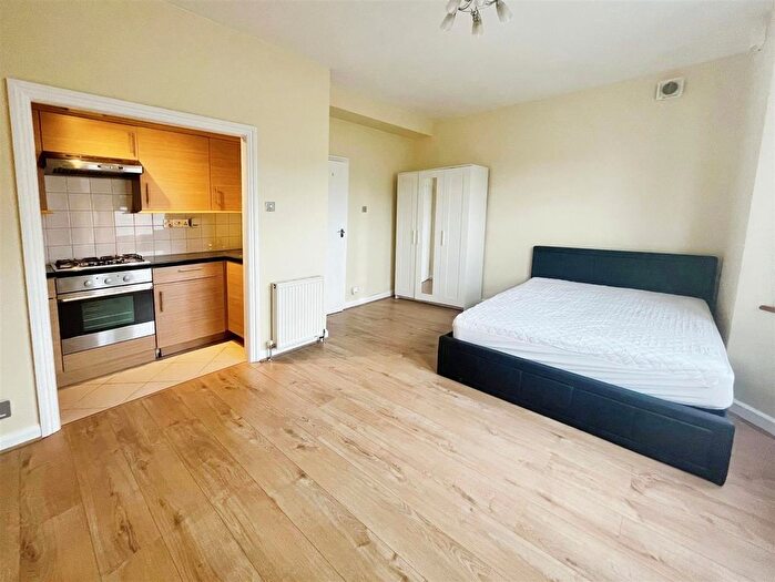 Studio To Rent In Kingston Road, Raynes Park, SW20