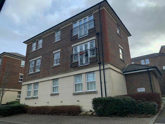 2 Bedroom Flat To Rent In Brooklands, Haywards Heath, RH16