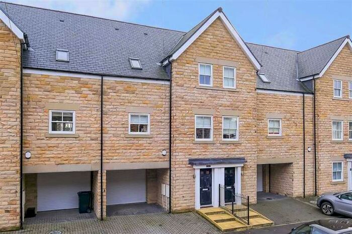 3 Bedroom Town House To Rent In Mornington View, Harrogate, North Yorkshire, HG1