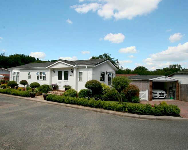 2 Bedroom Park Home For Sale In Burwash Park, Etchingham, TN19