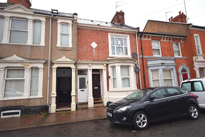 4 Bedroom Terraced House For Sale In Colwyn Road, Northampton, NN1