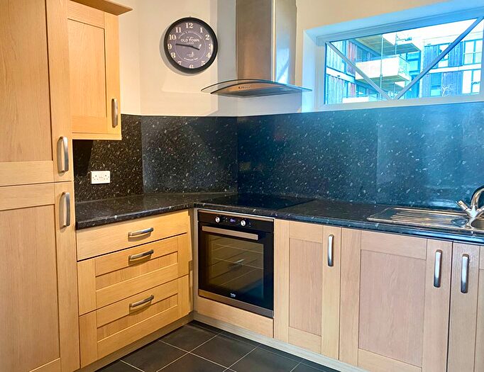 1 Bedroom Flat To Rent In Gloucester Square, London, E2