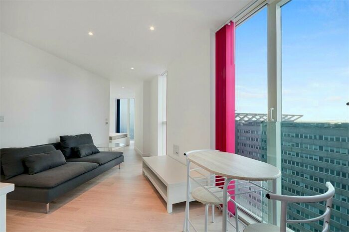 1 Bedroom Apartment For Sale In Saffron Central Square, Croydon, CR0