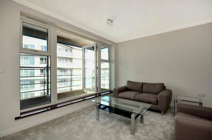 2 Bedroom Flat To Rent In Oriental Road, Woking, GU22