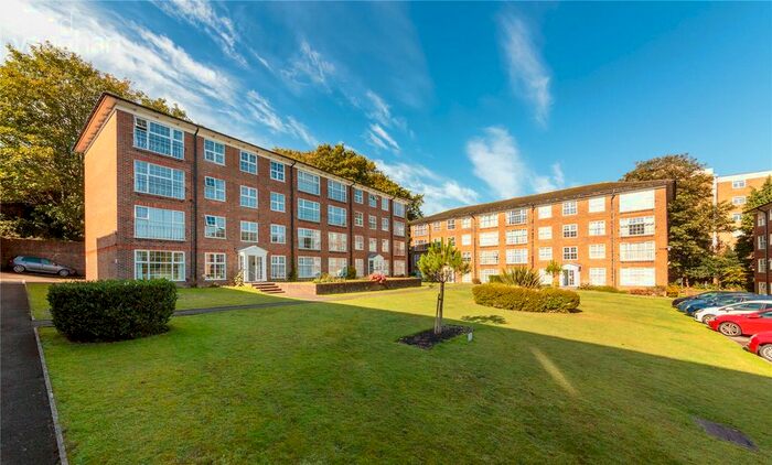 2 Bedroom Flat To Rent In Withdean Rise, Brighton, BN1