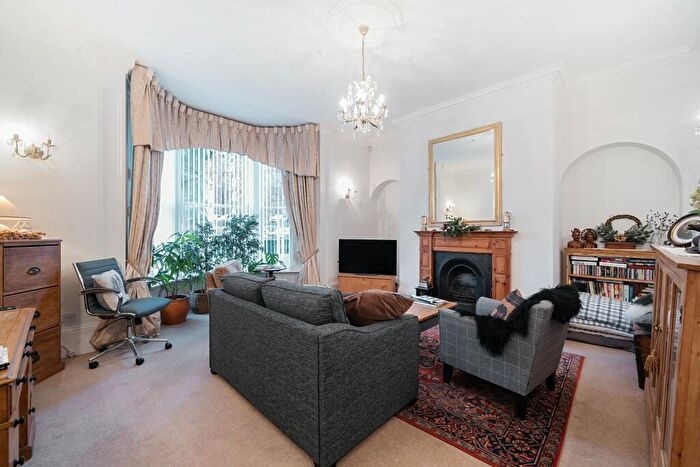 3 Bedroom Flat To Rent In Swan Road, Harrogate, North Yorkshire, HG1