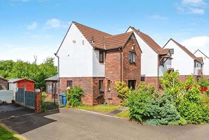 3 Bedroom Semi-Detached House For Sale In Woodford Close, Thelwall, Warrington, Cheshire, WA4