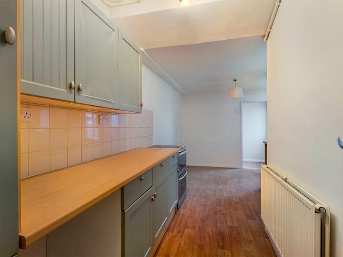 1 Bedroom Flat To Rent In Springfield Road, BN1