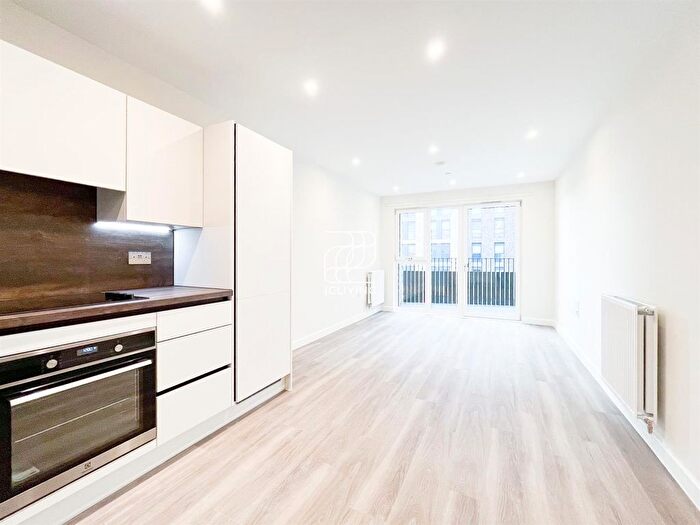 1 Bedroom Flat To Rent In Forest Road, London, E17