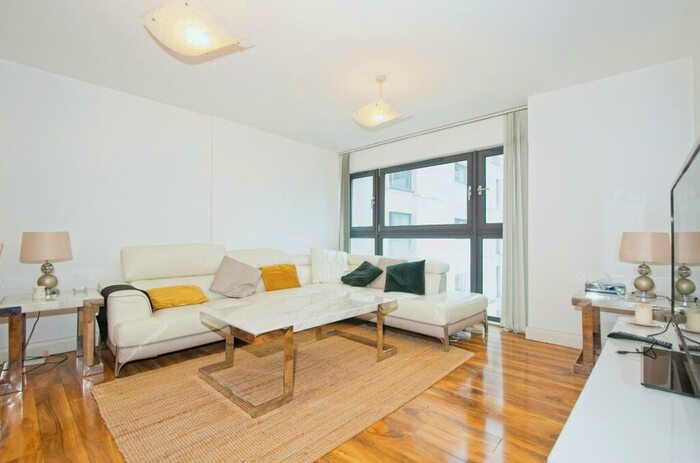 2 Bedroom Apartment To Rent In Landmark Place, Churchill Way, Cardiff, CF10