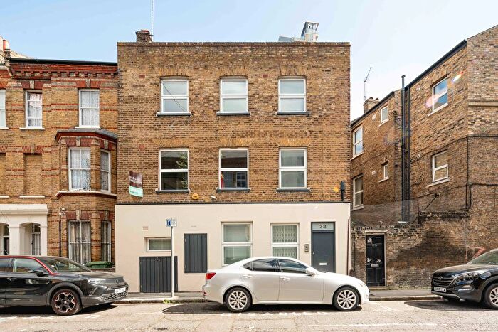 2 Bedroom Flat For Sale In Elliotts Row, Elephant And Castle, London, SE11
