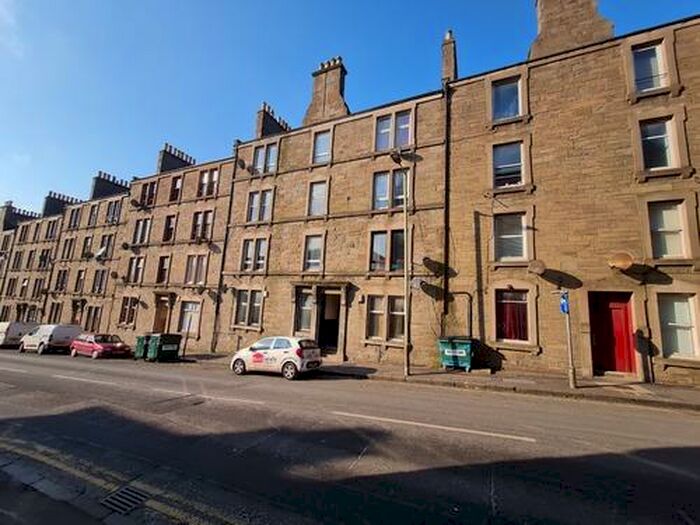 2 Bedroom Flat To Rent In Provost Road, Dundee, DD3