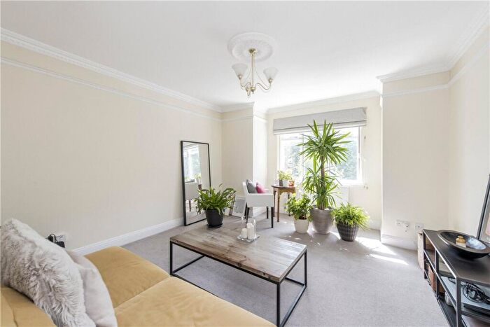 1 Bedroom Apartment To Rent In Wexford Lodge, Nightingale Lane, London, SW12