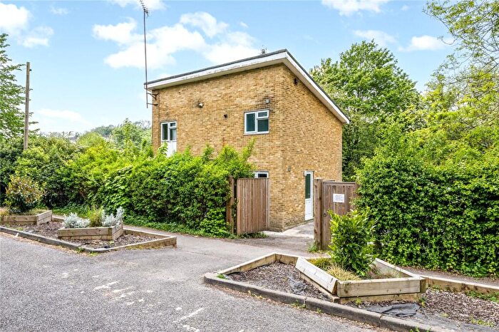 3 Bedroom Detached House For Sale In Markfield Road, Caterham, CR3