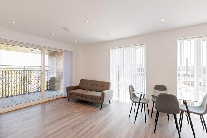 2 Bedroom Apartment To Rent In Aerodrome Road, London, NW9