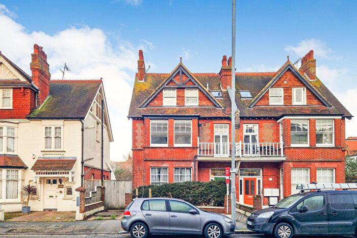 2 Bedroom Flat For Sale In Sackville Road, Hove, BN3