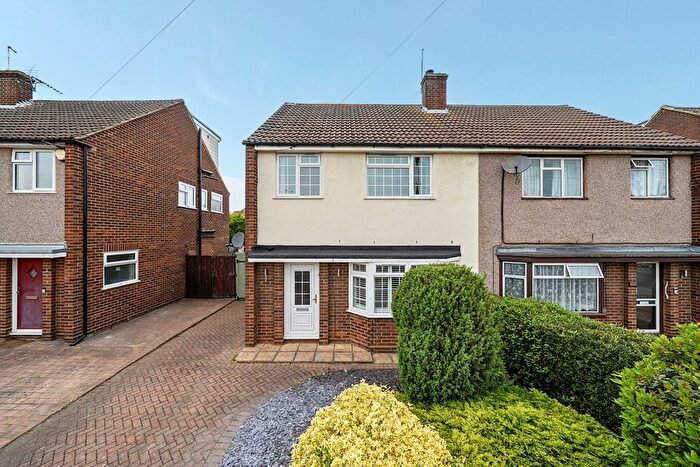 3 Bedroom Semi Detached House For Sale In Wilmington Court Road, Dartford, DA2