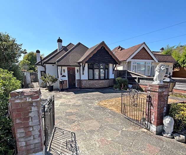 2 Bedroom Bungalow For Sale In The Warren, Worcester Park, Surrey, KT4