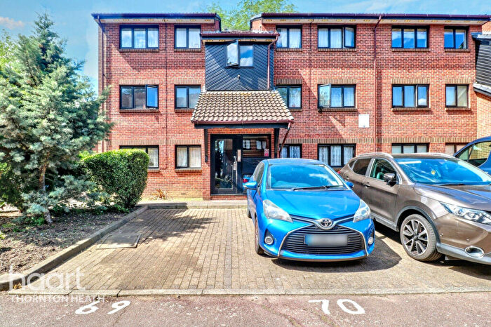 2 Bedroom Flat For Sale In St Christophers Gardens, Thornton Heath, CR7