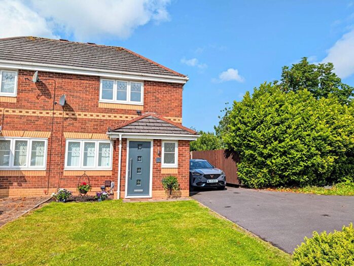 3 Bedroom Semi-Detached House For Sale In De Haviland Way, Skelmersdale, WN8