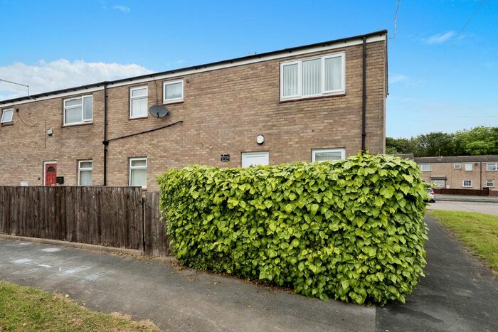 3 Bedroom End Of Terrace House For Sale In Falkirk Close, Bransholme, Hull, East Yorkshire, HU7
