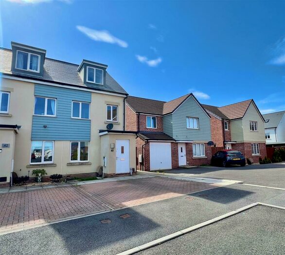 3 Bedroom Town House For Sale In Leonides Avenue, Haywood Village - No Chain!, BS24