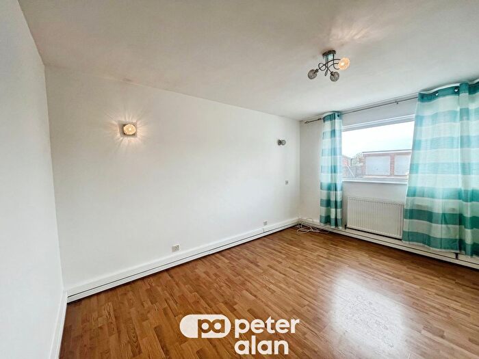 2 Bedroom Flat To Rent In South Road, Porthcawl, CF36