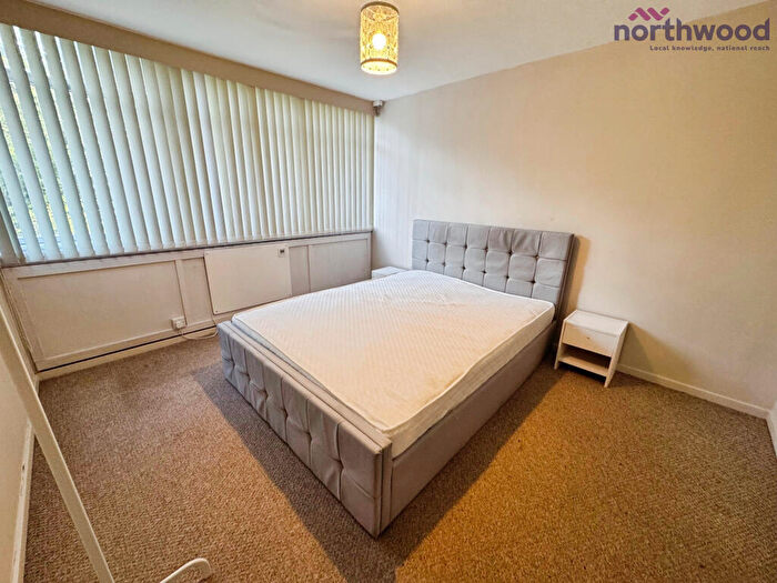 2 Bedroom Flat To Rent In Brampton Towers, SO16