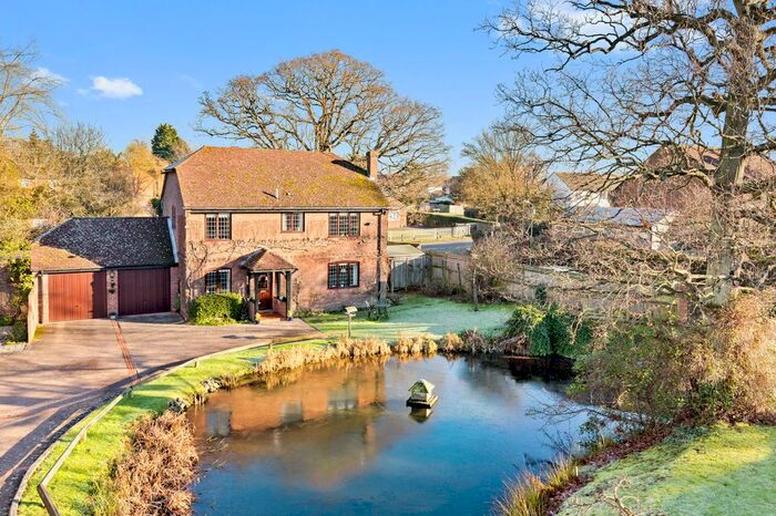 4 Bedroom Detached House For Sale In Rectory Close, Woodchurch, Ashford TN26