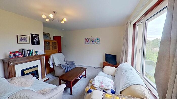 2 Bedroom Flat To Rent In Langton Road, Edinburgh, EH9