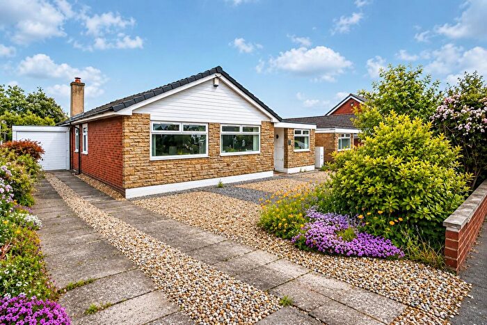 4 Bedroom Bungalow For Sale In Greenacre Drive, Wyke, Bradford, BD12