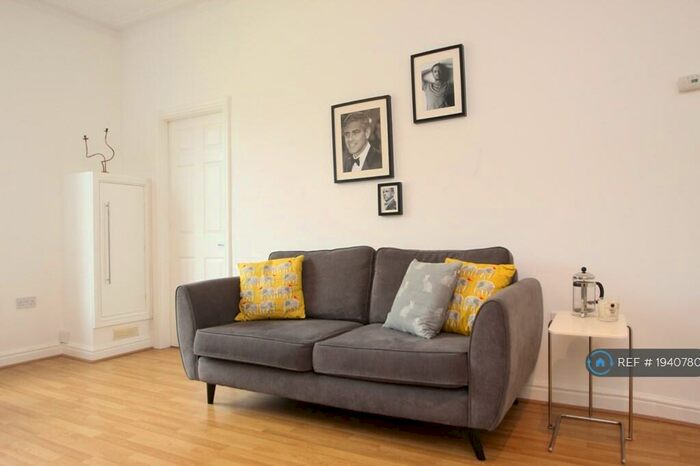 1 Bedroom Flat To Rent In Roundhay, Leeds, LS8