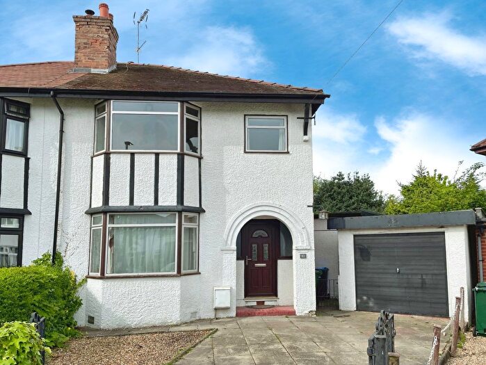 3 Bedroom Semi-Detached House For Sale In Walnut Close, Upton, Chester, Cheshire, CH2