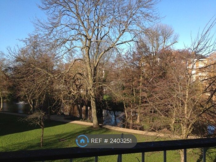 2 Bedroom Flat To Rent In Blackheath, London, SE3