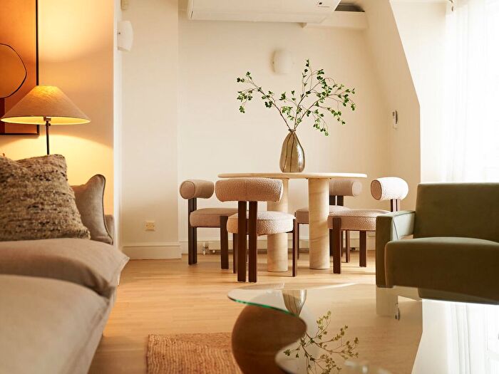 3 Bedroom Flat To Rent In Randolph Avenue, London, W9