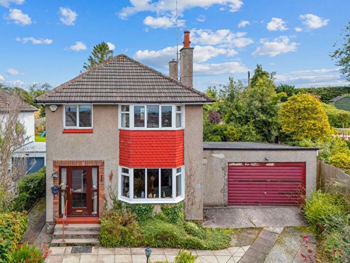 3 Bedroom Detached House For Sale In Kippen Drive, Busby, G76